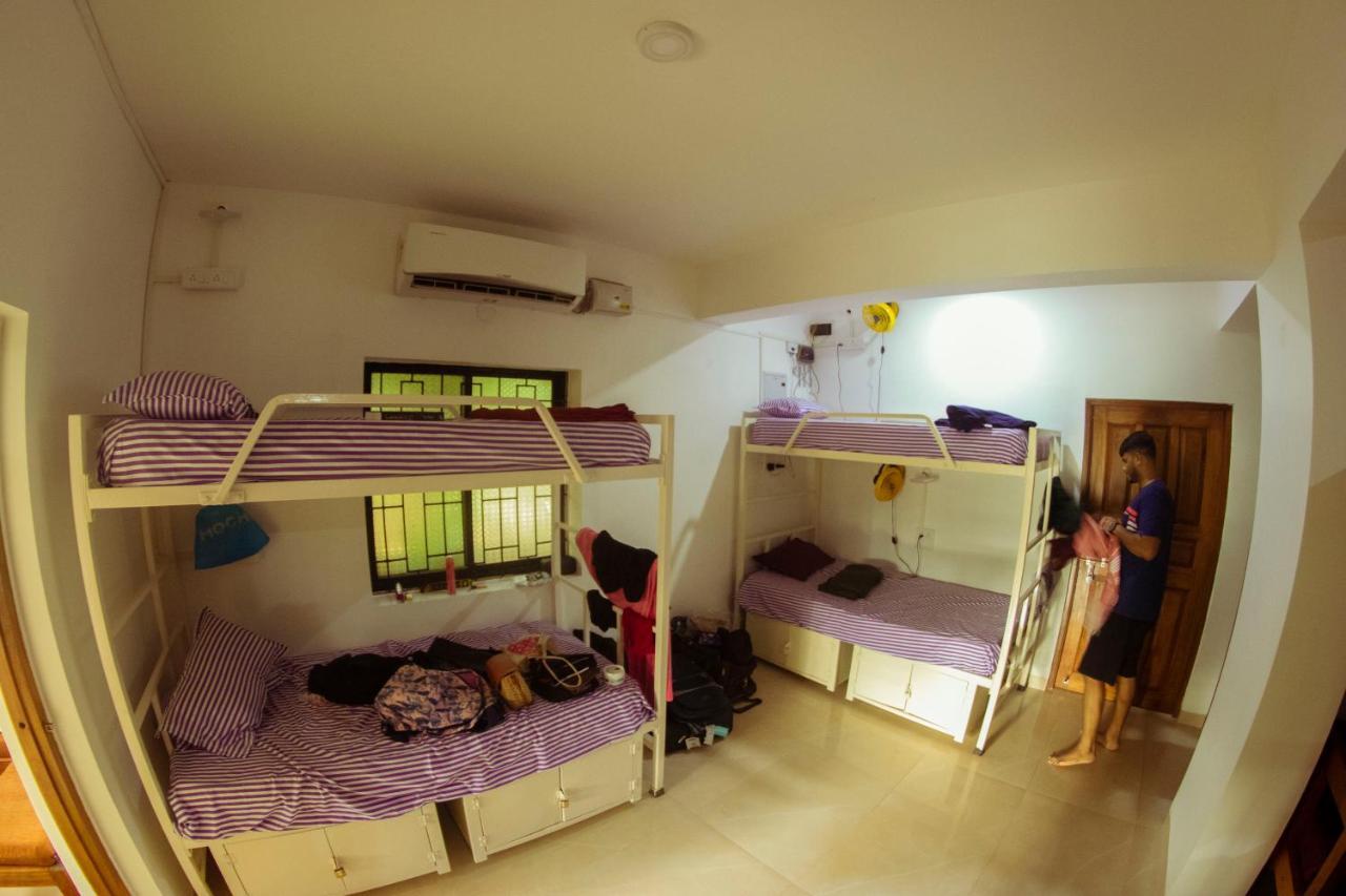 Bonds Hostel Candolim Eksteriør billede