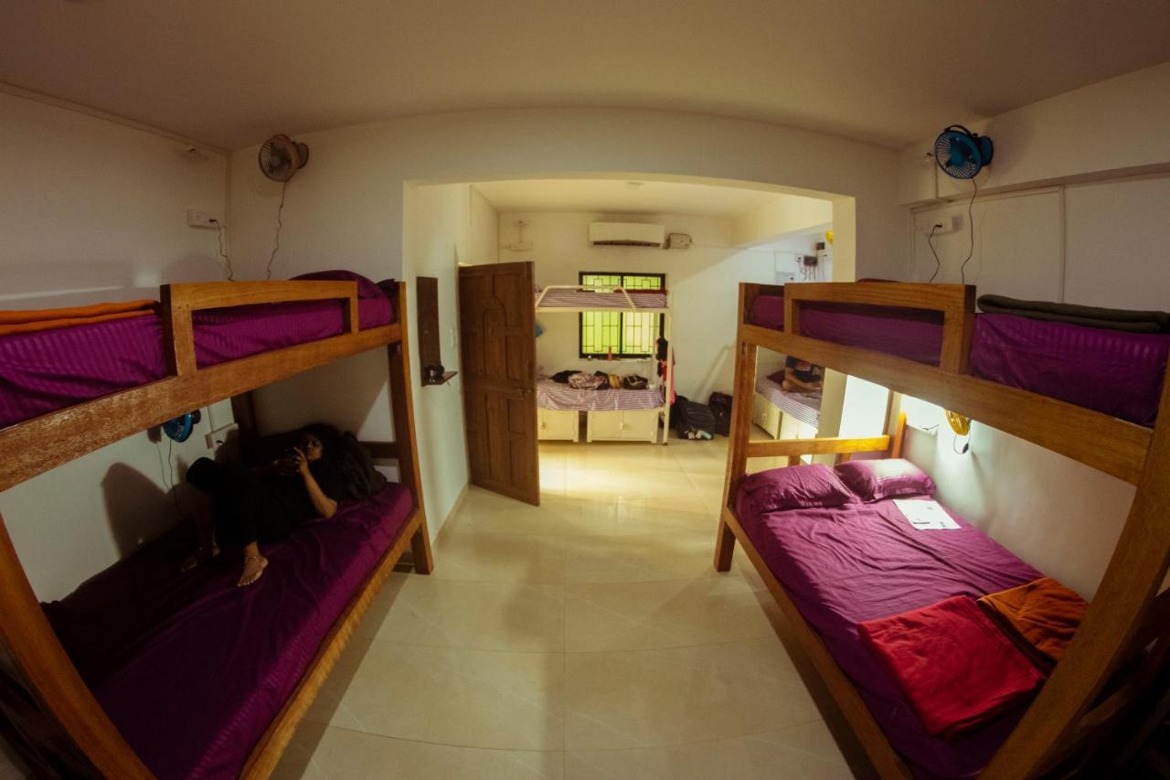 Bonds Hostel Candolim Eksteriør billede