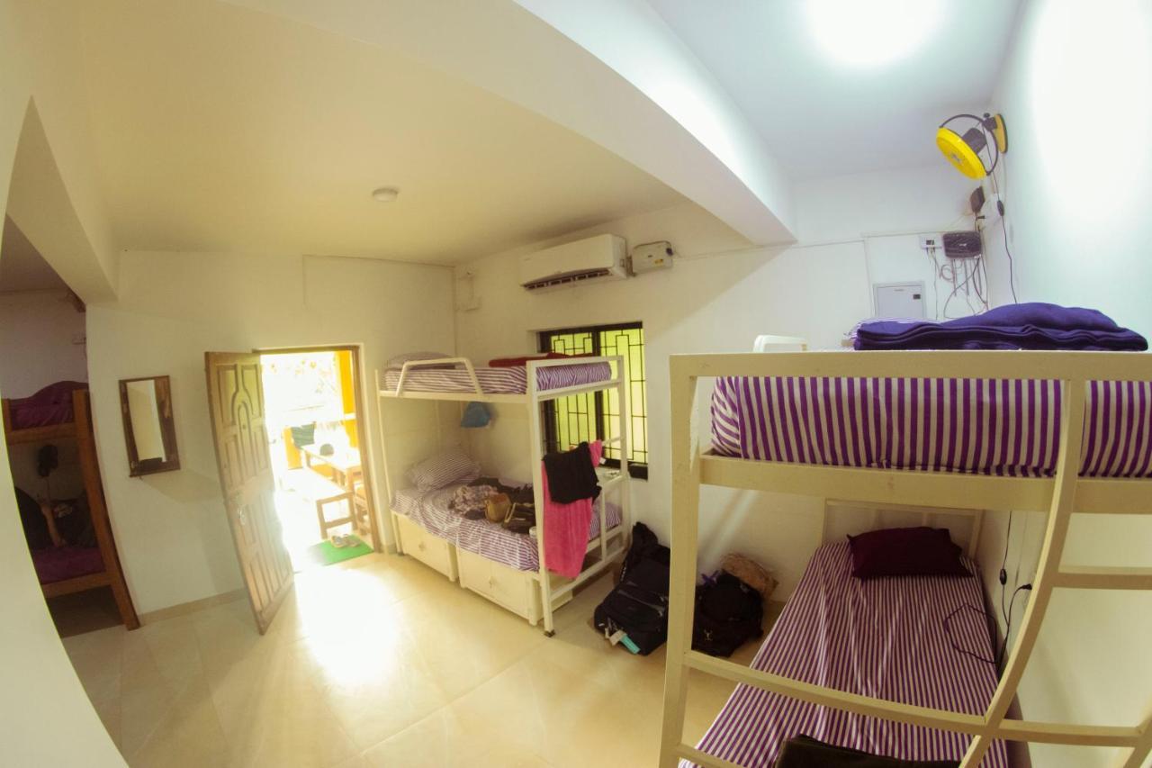 Bonds Hostel Candolim Eksteriør billede